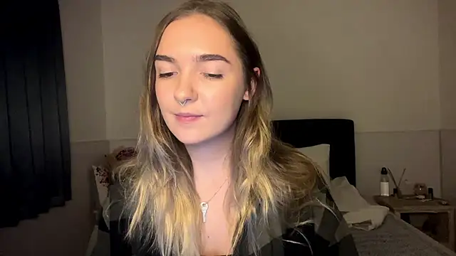RoxyWet online show from July 26, 2026, 2:46 pm