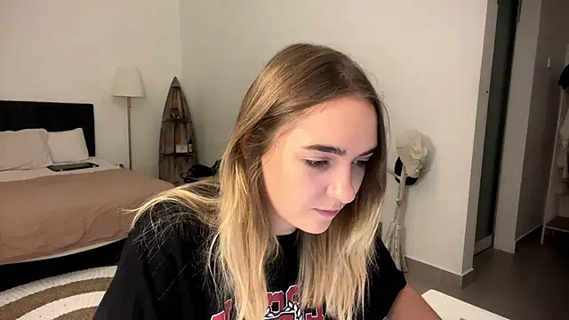 RoxyWet online show from March 24, 2026, 7:36 pm