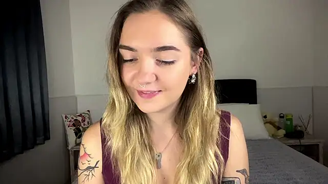 RoxyWet online show from July 16, 2026, 3:09 pm