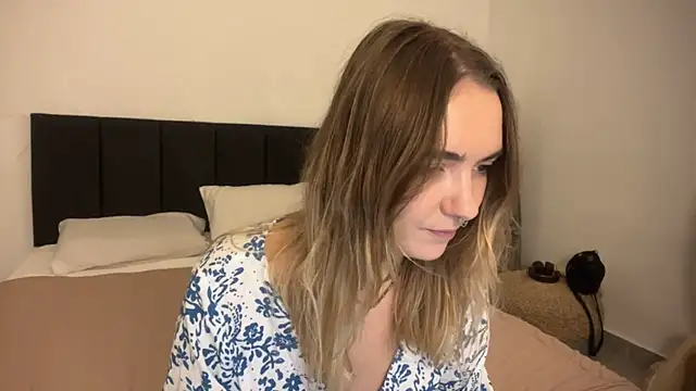 RoxyWet online show from April 8, 2026, 1:23 pm