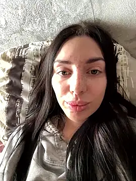 MishellKins online show from April 5, 2026, 10:00 am