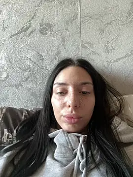 MishellKins online show from March 25, 2026, 10:58 am