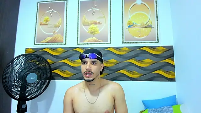 Snapshot of Leon_Hotx chatting on May 22, 2026, 7:12 pm Leon Hotx online show from May 22, 2026, 7:12 pm