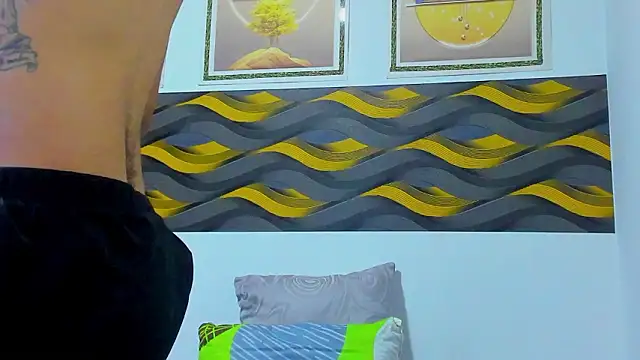 Leon Hotx online show from March 18, 2026, 11:57 am