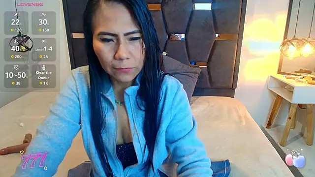 Snapshot of Keyla_Brunette_ chatting on May 28, 2026, 11:49 am Keyla Brunette online show from May 28, 2026, 11:49 am