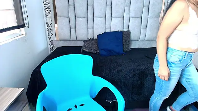 Snapshot of Keyla_Brunette_ chatting on April 18, 2026, 6:43 pm Keyla Brunette online show from April 18, 2026, 6:43 pm