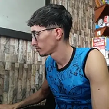 jhosuamoore online show from May 15, 2026, 7:34 pm