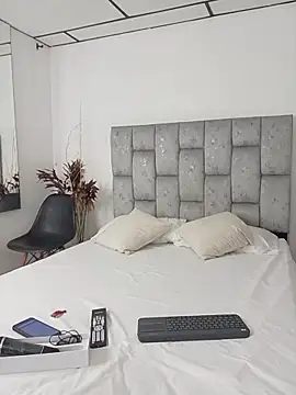 LexyJohnnes  online show from April 11, 2026, 12:31 pm