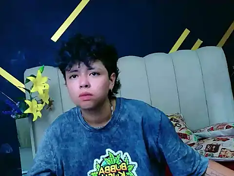 NikiEvanz online show from April 8, 2026, 7:54 am