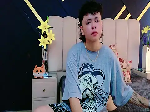 NikiEvanz online show from June 3, 2026, 5:50 pm