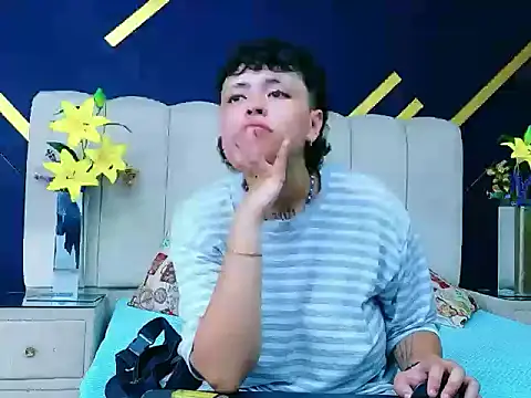 NikiEvanz online show from April 15, 2026, 3:23 am