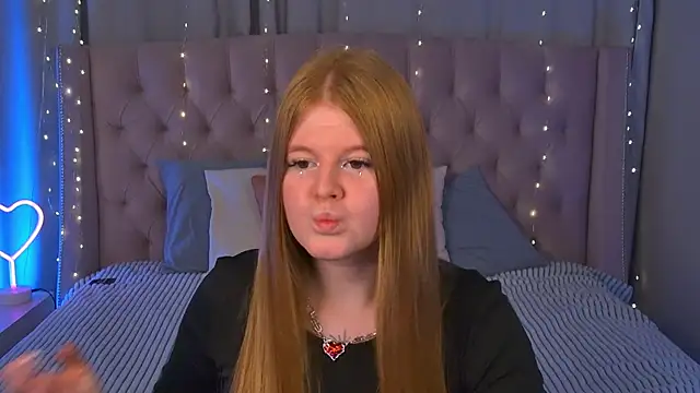 JessicaEmber online show from April 7, 2026, 5:42 am