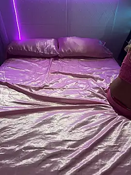 Snapshot of Shynesse21 chatting on April 1, 2026, 1:41 pm Shynesse21 online show from April 1, 2026, 1:41 pm