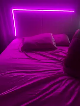 Snapshot of Shynesse21 chatting on April 8, 2026, 10:22 pm Shynesse21 online show from April 8, 2026, 10:22 pm