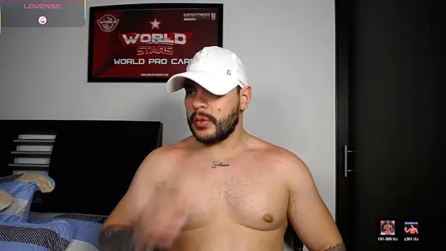 Snapshot of Axel_Dominus chatting on April 13, 2026, 3:10 am Axel Dominus online show from April 13, 2026, 3:10 am