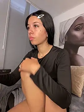 afrodita pinkk online show from April 6, 2026, 5:14 pm