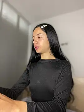 afrodita pinkk online show from April 17, 2026, 5:16 pm