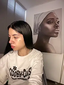 afrodita pinkk online show from March 28, 2026, 3:46 pm