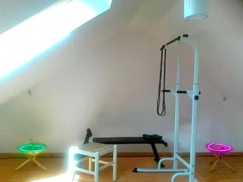 Snapshot of NinjaLaser chatting on April 14, 2026, 11:26 am NinjaLaser online show from April 14, 2026, 11:26 am