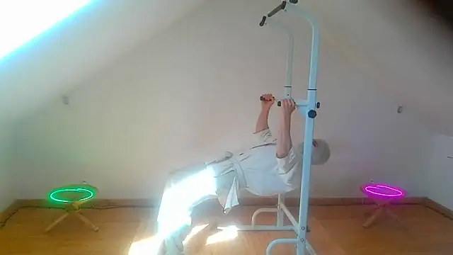 Snapshot of NinjaLaser chatting on March 25, 2026, 12:26 pm NinjaLaser online show from March 25, 2026, 12:26 pm