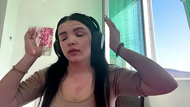 Kateqte online show from March 15, 2026, 11:06 am