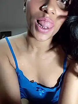 Snapshot of KattyBerryX chatting on April 2, 2026, 3:02 am KattyBerryX online show from April 2, 2026, 3:02 am