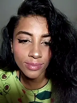 Snapshot of KattyBerryX chatting on April 3, 2026, 6:25 pm KattyBerryX online show from April 3, 2026, 6:25 pm