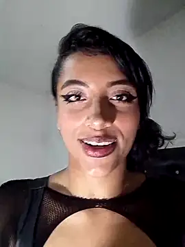 Snapshot of KattyBerryX chatting on March 29, 2026, 2:13 am KattyBerryX online show from March 29, 2026, 2:13 am