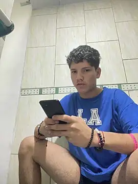 Theus26  online show from April 16, 2026, 11:51 pm