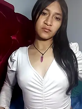 KarolaMendez online show from April 19, 2026, 10:34 pm