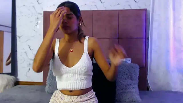 Daniela Lunax online show from April 11, 2026, 3:58 am