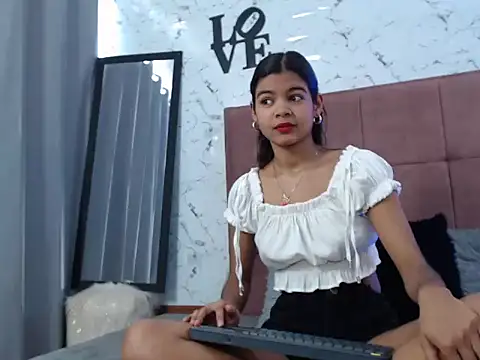 Daniela Lunax online show from March 30, 2026, 3:46 pm