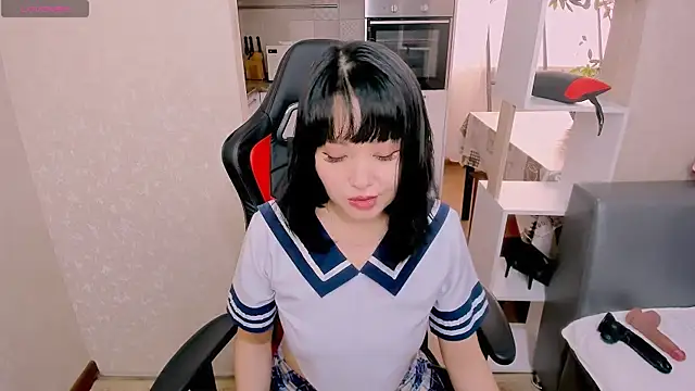 Snapshot of Akiko_Yun chatting on October 14, 2025, 11:00 am Akiko Yun online show from October 14, 2025, 11:00 am