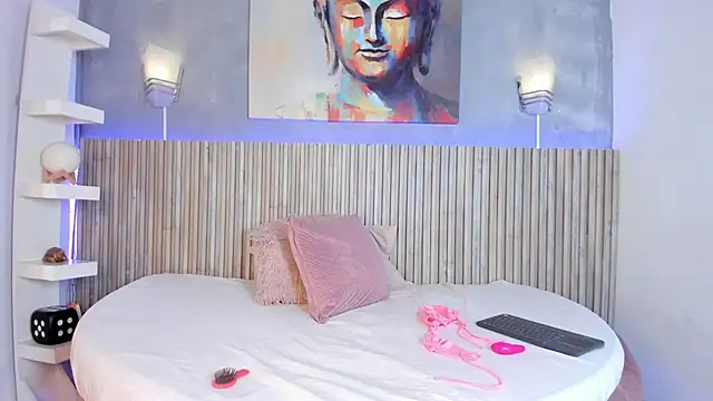 Snapshot of Kira_Voss chatting on March 19, 2026, 7:58 pm Kira Voss online show from March 19, 2026, 7:58 pm