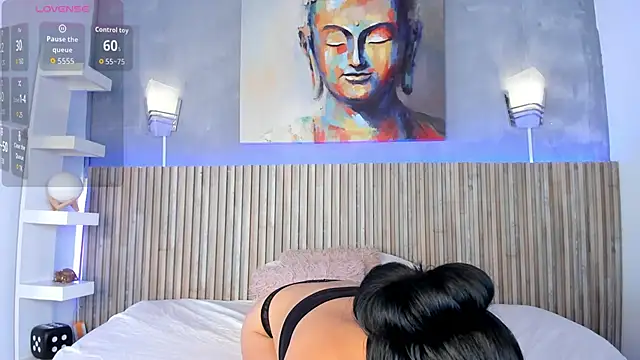 Snapshot of Kira_Voss chatting on April 15, 2026, 10:43 pm Kira Voss online show from April 15, 2026, 10:43 pm