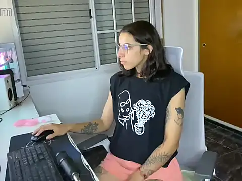 Poison Ivy 29 online show from April 3, 2026, 3:02 am