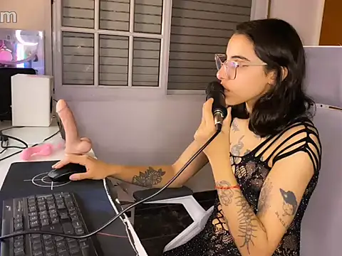 Poison Ivy 29 online show from March 28, 2026, 2:34 am