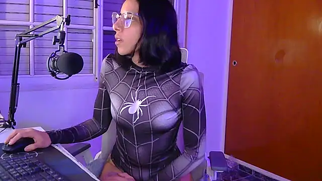 Poison Ivy 29 online show from April 22, 2026, 1:56 am