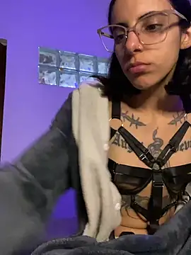 Poison Ivy 29 online show from May 21, 2026, 9:34 pm