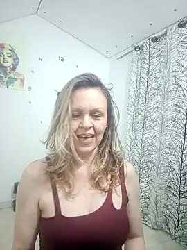 Snapshot of Liakan_3 chatting on April 7, 2026, 5:53 am Liakan 3 online show from April 7, 2026, 5:53 am