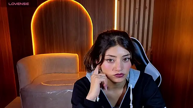 Lia queen tx online show from May 16, 2026, 3:05 am