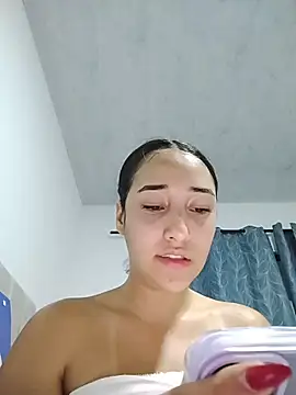 Snapshot of isabellaHill2 chatting on March 27, 2026, 6:00 am isabellaHill2 online show from March 27, 2026, 6:00 am