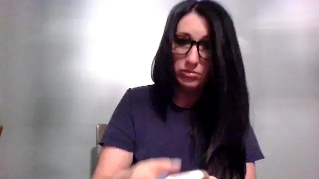 TheVictoriaWolf online show from March 30, 2026, 9:44 am