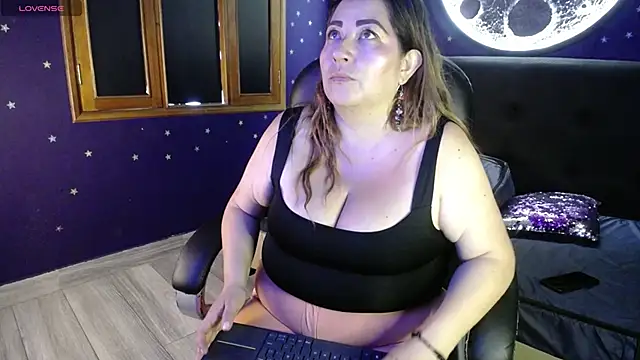 Snapshot of Stefanny_red chatting on March 29, 2026, 12:18 pm Stefanny red online show from March 29, 2026, 12:18 pm