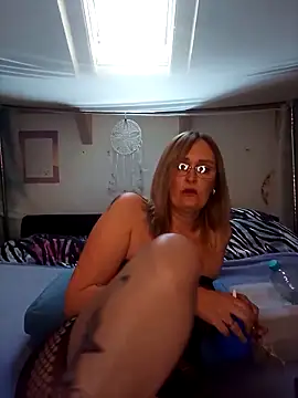 roxy 74 online show from April 17, 2026, 8:06 am