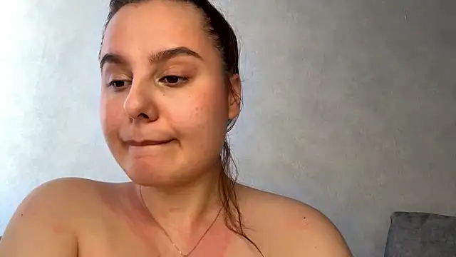 Ellaizatelly online show from March 22, 2026, 11:23 am