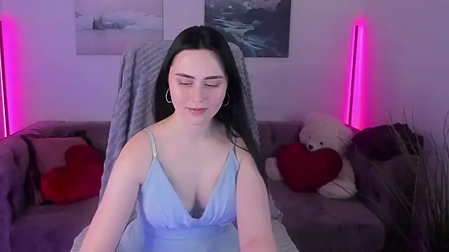 NoraLumi online show from May 30, 2026, 5:47 am
