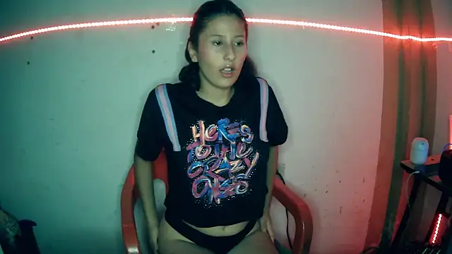 Zoey09 online show from April 5, 2026, 8:32 am