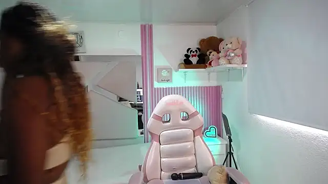 Ebony rizon online show from April 8, 2026, 1:01 pm