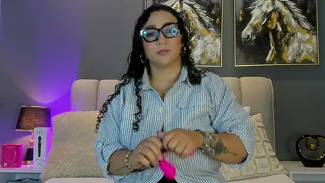 Snapshot of VaniaRouse chatting on May 29, 2026, 1:28 pm VaniaRouse online show from May 29, 2026, 1:28 pm